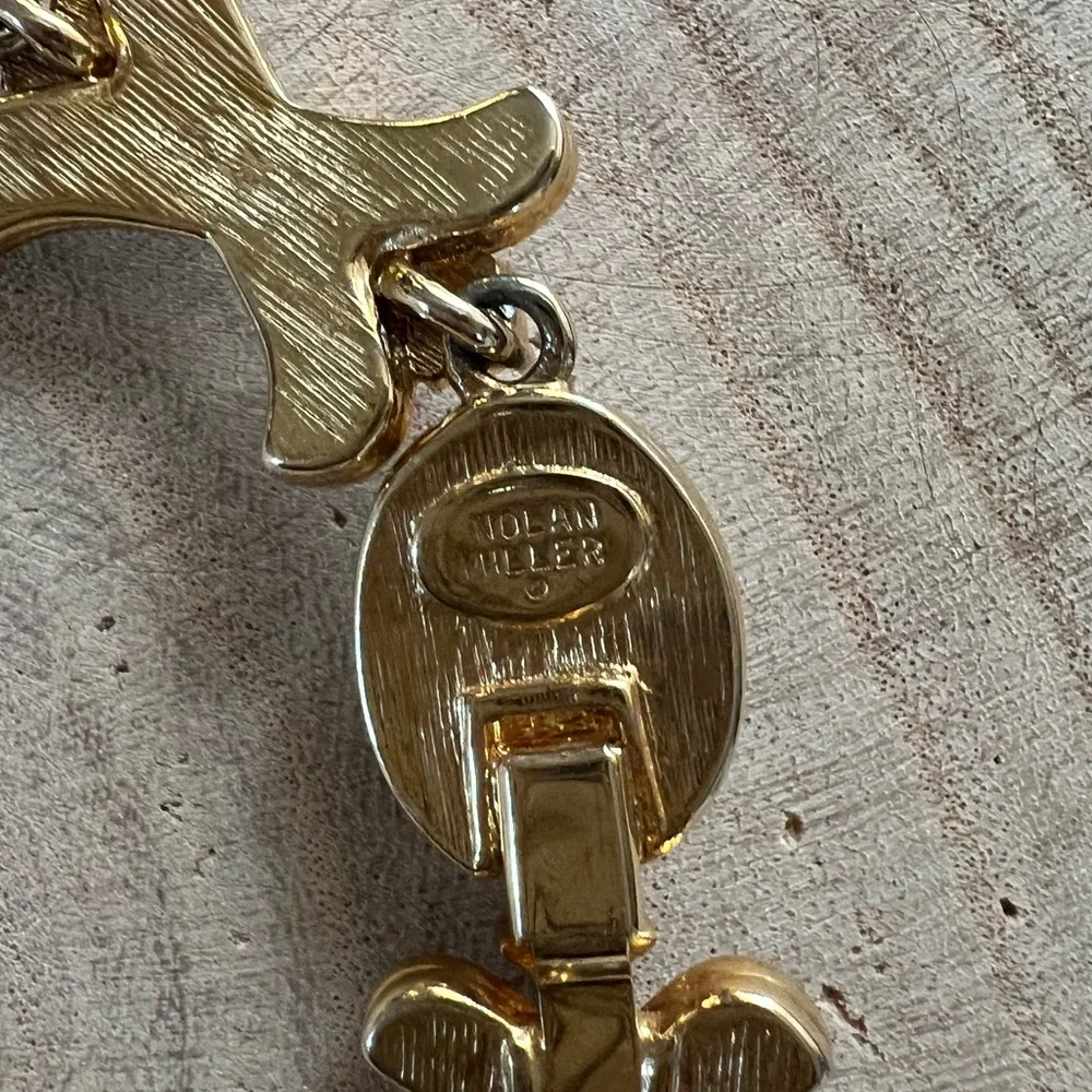 VINTAGE Nolan Miller Gilded Crystal Pearl "XOXO" Necklace and extenders. - Picture 3 of 4